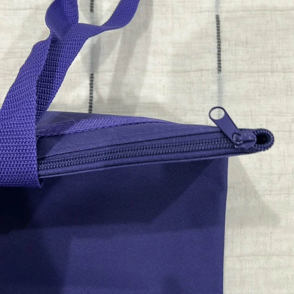 Purple tote bag (NEW) with zipper and “Yahoo!” Logo